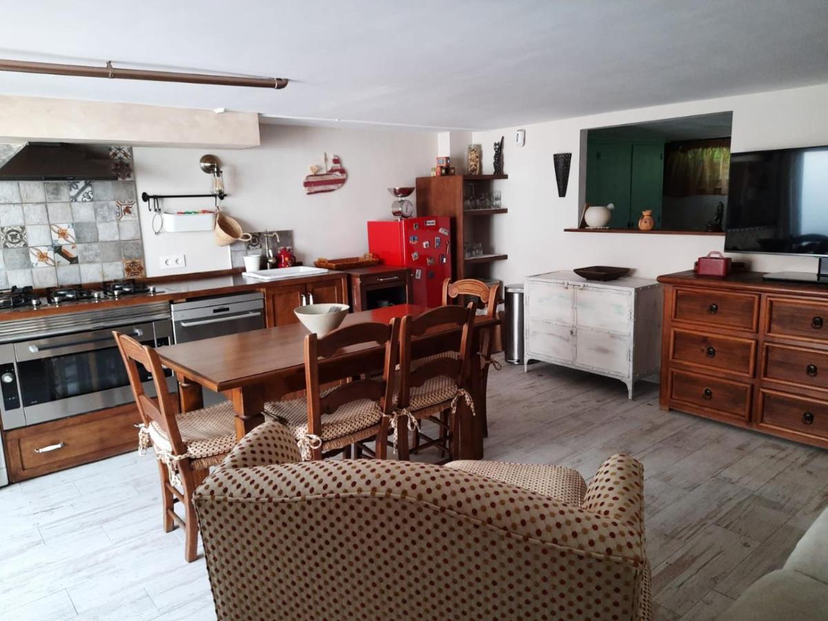 Un Apartamento Vacacional Con Detalles De Un Hogar Mairena del Aljarafe Eksteriør bilde
